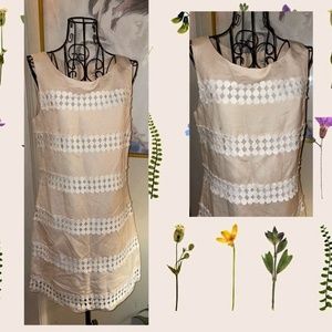 LUCY & CO., BEIGE SHIFT DRESS W/WHITE EYELET DETAILING~SLEEVELESS~US SMALL
